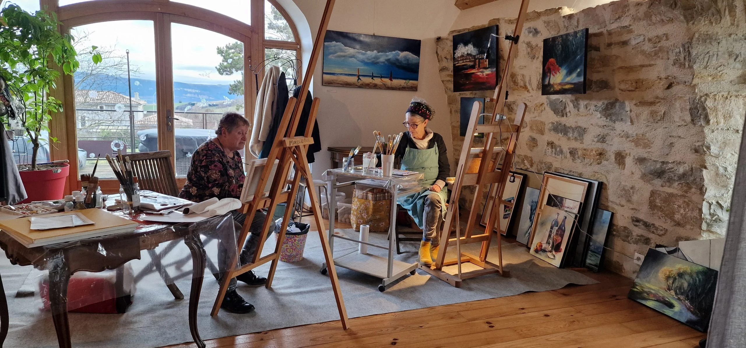 Cours de peinture à l'huile dans l'atelier de pierre — Saint-Germain, Millau